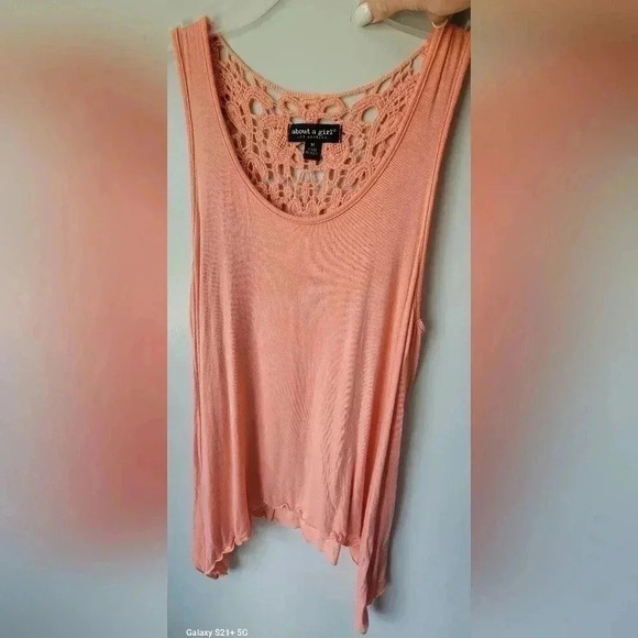 About A Girl Tops - Peach Orange Crochet Flowy High Low Tank Size Medium